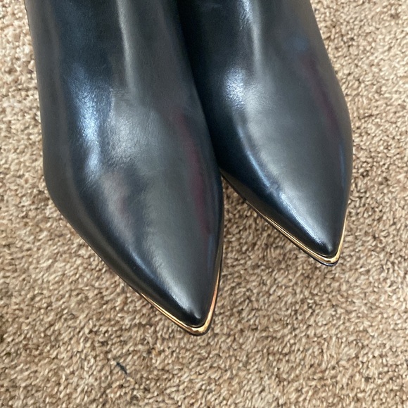 Tory Burch | NWOB Lila 95mm Ankle Bootie - Picture 10 of 12